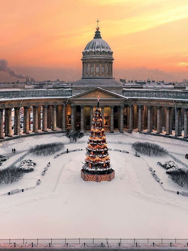 Noche vieja, El Año nuevo. Excursiones y tours por San Petersburgo en español