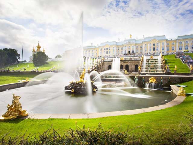 Résidence de Peterhof à Saint-Pétersbourg, Russie