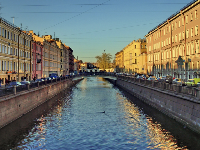 Giro in Battello per i fiumi e canali di San Pietroburgo, Russia