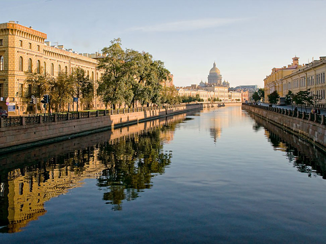 Giro in Battello per i fiumi e canali di San Pietroburgo, Russia