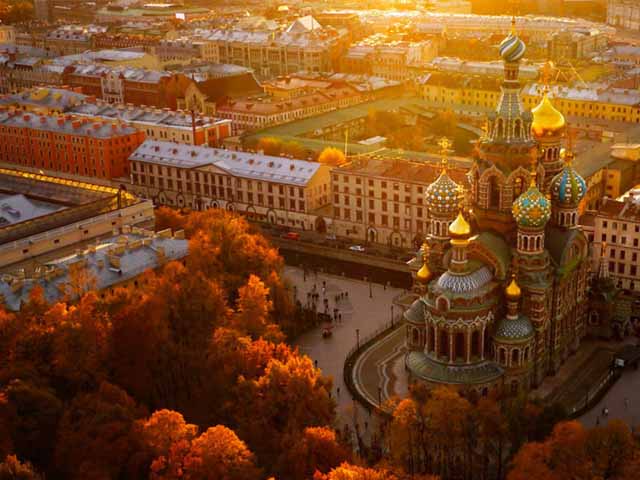 San Salvador sobre la sangre derramada. Excursiones y tours por San Petersburgo en español