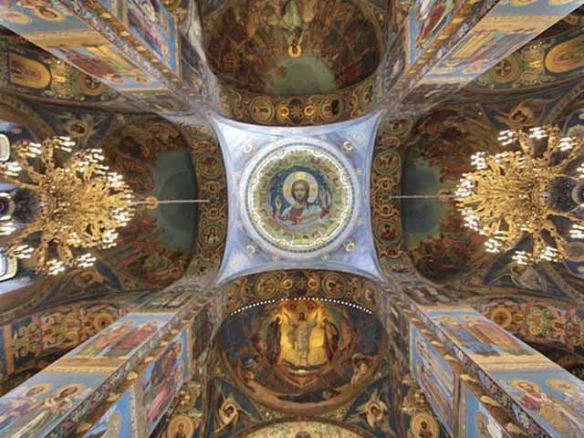 Interior San Salvador sobre la sangre derramada. Excursiones y tours por San Petersburgo en español