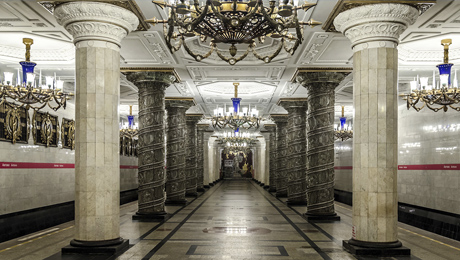 Viajar en metro de San Petersburgo